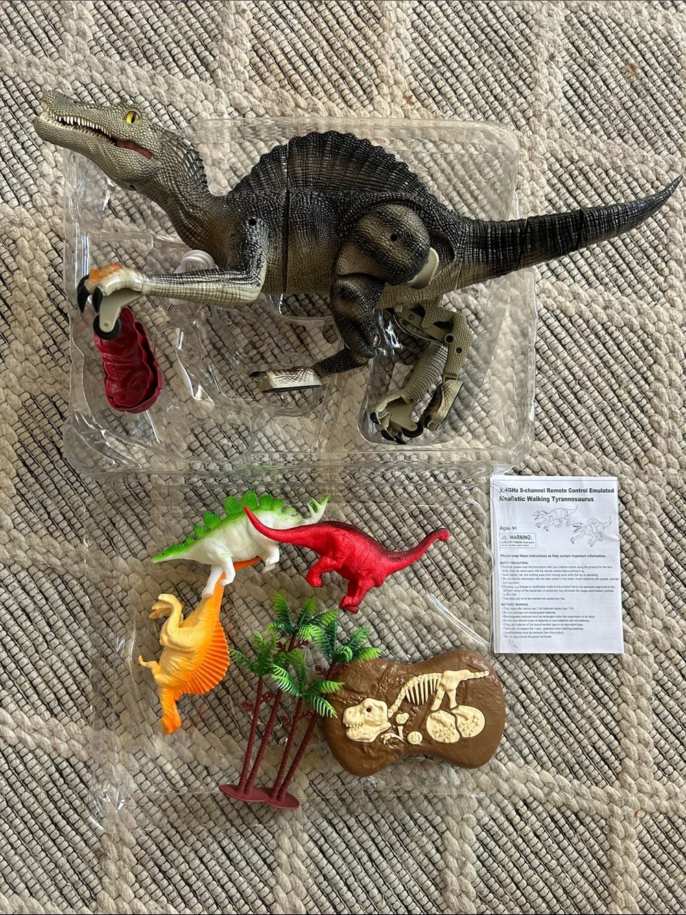 Remote Control Spinosaurus Dinosaur Toy - Black and Brown NEW